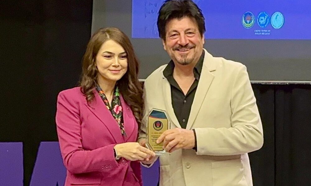 Ekin Akkaş’tan Kadınlar Günü’ne Halaylı Kutlama