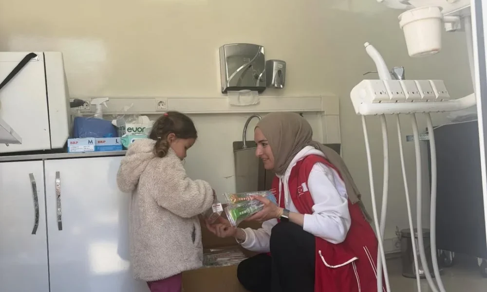 Ankara’nın Çubuk ilçesine bağlı Kuruçay Mahallesi’nde mobil diş kliniği vatandaşlarla buluştu