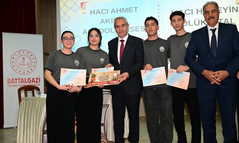 Liseler Arası Münazara Yarışması'nın şampiyonu belli oldu
