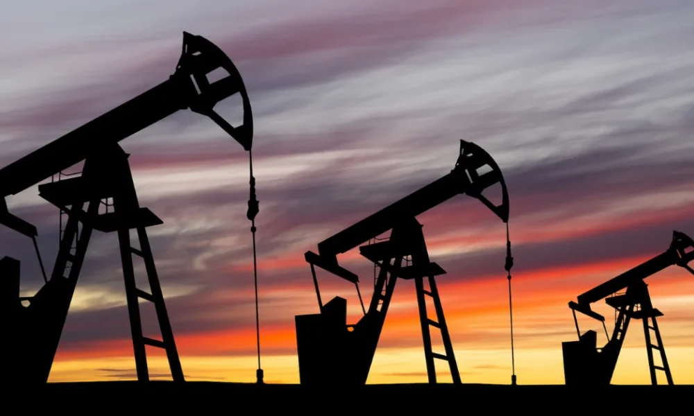 Petrol fiyatlarında yeni zirve: 103,60 dolar